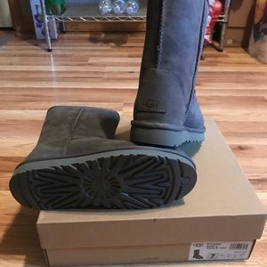 Women’s Classic Short Ugg Boots II